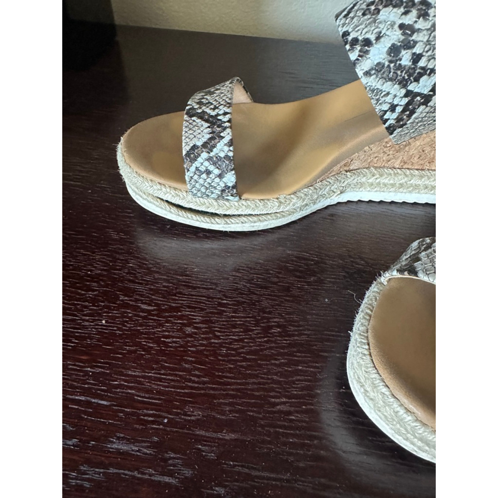 Women's Dolce Vita Sandals Wedge Snake Print Size 10 - Picture 3 of 4